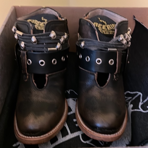 FreeBird “Saloon” boots in black - Picture 6 of 12
